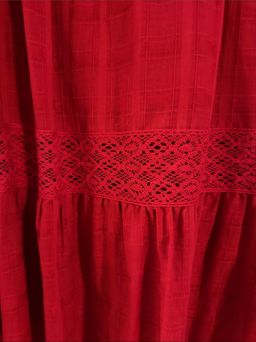 Knox Rose Red Top with trim Details - Picture 4 of 4